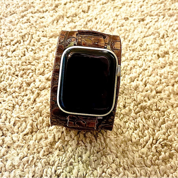 Handmade genuine leather Apple Watch band. - Picture 7 of 7
